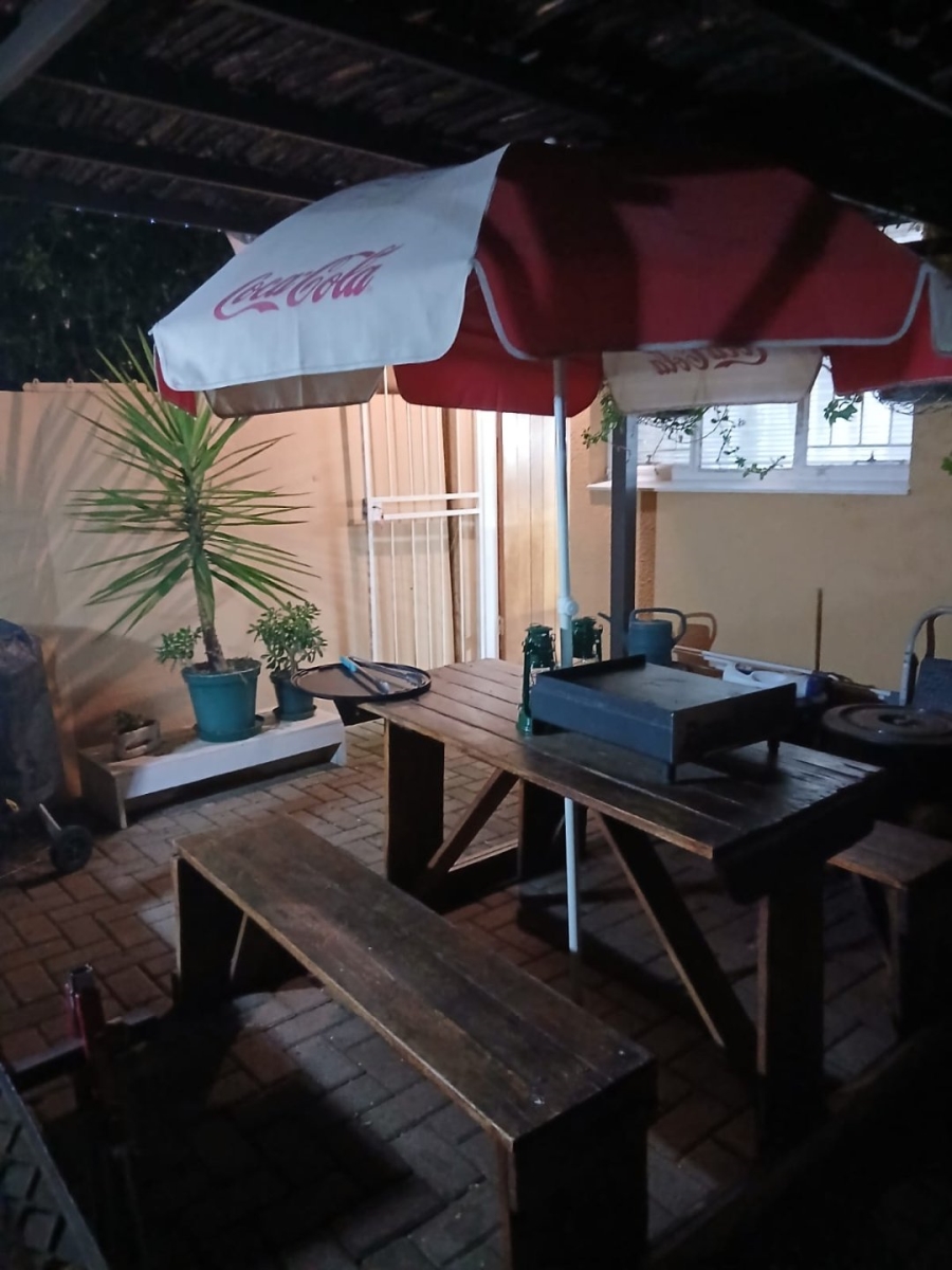 2 Bedroom Property for Sale in Pellissier Free State
